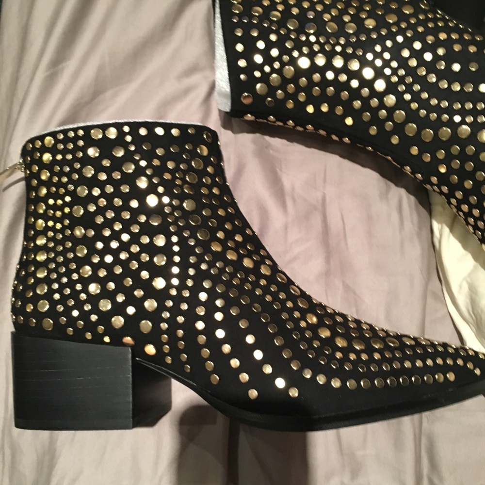 Brand New Never Worn Vince Camuto Edenny